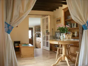 The Nest - Thatched seaside country cottage for two - Image 2