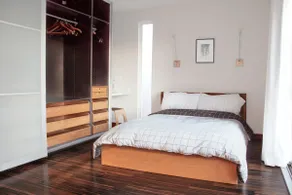 Modern lakeview studio pet friendly & EV charging - Image 4