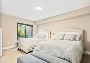 Luxury Alki Beach Townhome w/ Large Private Rooftop & Amazing Views! - Image 3