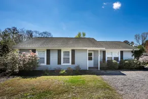 Stylish 3BR Home | 14 min to Beach, 13 to Downtown - Image 3