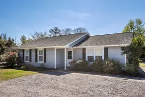 Stylish 3BR Home | 14 min to Beach, 13 to Downtown - Image 2