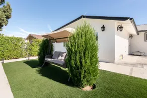 Spacious & clean 1-BDRM place with many amenities - Image 5