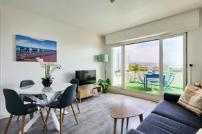 Magical view of the Bay of Angels - Image 2