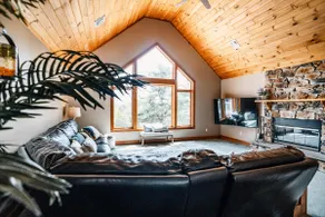 Kingston/Woodstock Oasis: Pool, Hot Tub, Game Room - Image 3