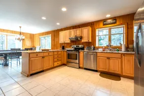 4BR Family Retreat | Hiking, Skiing & Mt Snow - Image 4