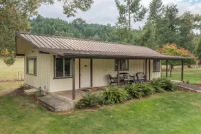 River House Oasis on the Umpqua - Image 2