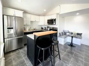 Downtown Harbourview Flat w/Private Rooftop Patio - Image 5