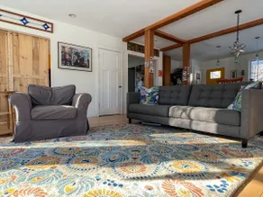Bright, open, in-town 3-bedroom - Image 2
