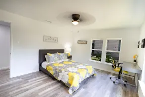 NEW Designer 4/2 Walking Distance to Baylor Scott - Image 2