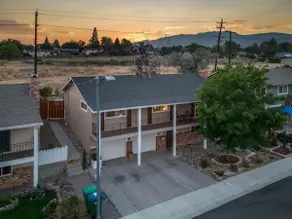 Reno 4BR - Sleeps 14 - 5 Min to Downtown & UNR - Image 2