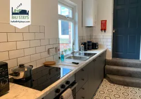 Windsor 4 - Spacious beautiful 4 bdrm maisonette nr Ncle free wifi free parking - Image 3
