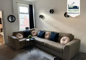 Windsor 4 - Spacious beautiful 4 bdrm maisonette nr Ncle free wifi free parking - Image 4