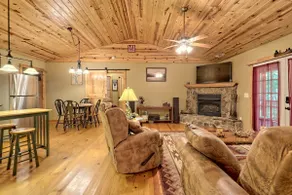 Adorable cabin near restaurants, Helen & Clayton - Image 5