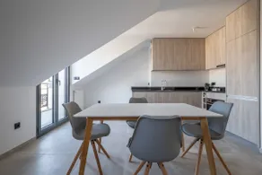Beautiful bright apartment with mini terrace - Image 3