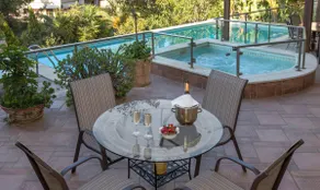 Exceptional Villa in Voula near the sea - Image 2