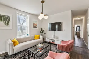 RARE 2 Bed Gem w Private Patio Near Dwntwn Philly - Image 3