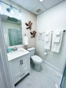 King Size Suite located in Downtown Ocean Springs - Image 3