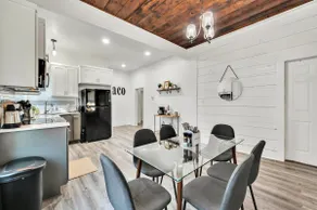 The Shiplap Cottage: 9min to Silos/Downtown/Baylor - Image 2