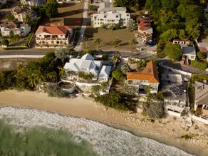 Sea Rocks Beach - Surf/Swim/Tan at your door step - Image 2