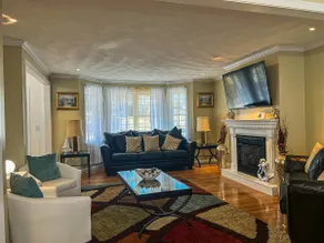 Captivating Warwick Family Home - Image 2