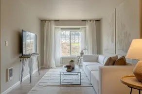 Stylish Entire Townhouse w/ green space all around - Image 4