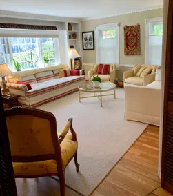 Charming 4BR colonial close to downtown - Image 3