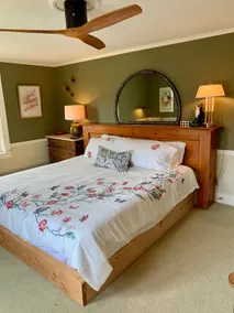 Charming 4BR colonial close to downtown - Image 2