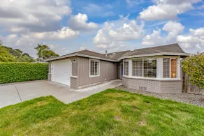 Cozy Home, Close to Ocean and Redwoods - Image 2