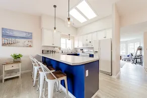 Cozy Home, Close to Ocean and Redwoods - Image 3