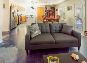 House 3bed 3bath, game room, lush yard, king bed - Image 3
