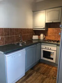 Lovely 2 bedroom apartment. Double or single beds. - Image 2
