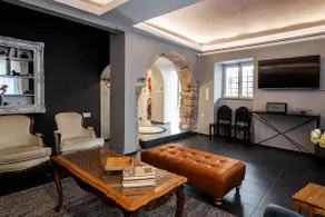 The Hadrian Wall - A Historic Acropolis Villa - Image 2