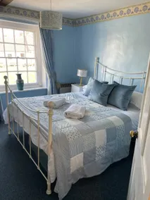 2 bedroomed fisherman’s cottage near quay - Image 2