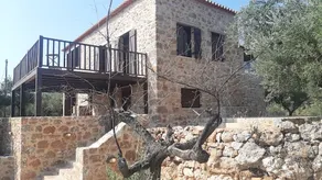 Isolated 3 bedroom villa with pool in olive groves - Image 3
