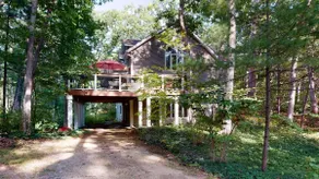 Spacious Family Cottage, Access to Private Beach - Image 4