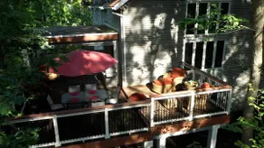 Spacious Family Cottage, Access to Private Beach - Image 3