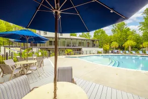 The York House with Pool & Tennis Access - Image 4