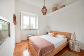 Sunny Renovated Apt With AC, By TimeCooler - Image 2