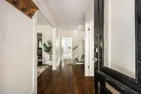 Maple Beach House Kits point (Kitsilano) - Image 4