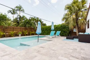Stylish & Bright ~ 5★ Location, Pool, Hot Tub, Pkg - Image 3