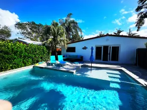 Stylish & Bright ~ 5★ Location, Pool, Hot Tub, Pkg - Image 2