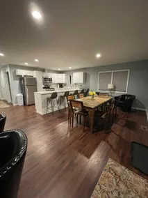 Modern two-bedroom cottage steps from the river - Image 3