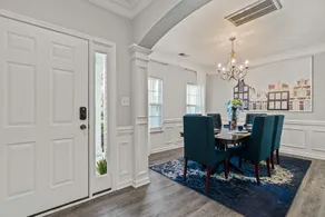 4BR Retreat Near HPU & Downtown Free Wi-Fi, Garage - Image 3