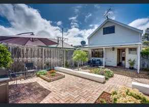 Quaint, modern cottage 'Little Highland', sleeps 4 - Image 4