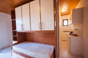 Three-room apartment for 6 people with swimming pool, 1 km from the sea - Image 3