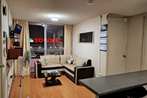 Fast connection to the airport, 20 m. away, safe - Image 2