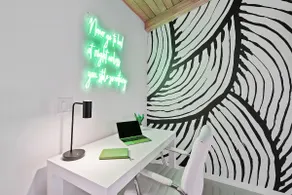 shipwrecked fun design • stunning canal view - Image 5
