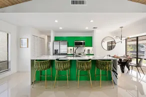 shipwrecked fun design • stunning canal view - Image 3