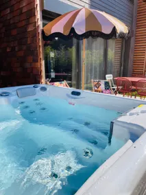 The regatta with jacuzzi 50 m from the historic center - Image 3