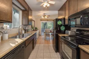 Twain Oaks: Secluded 3bd Cabin with a Hot Tub. - Image 4